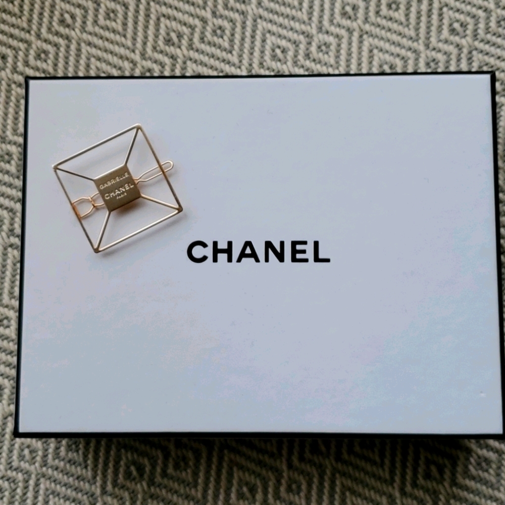 Chanel hair pin